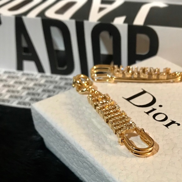 J’Adior Namesake Strauss & Gold - Picture 8 of 15